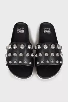 Flip-flops with metal rhinestones