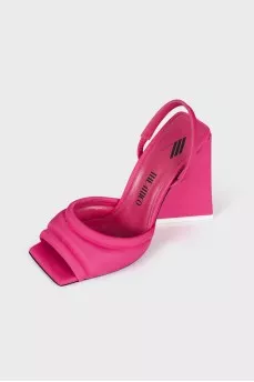 Textile mules with figured heels