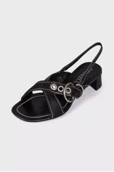 Leather sandals with silver buckle