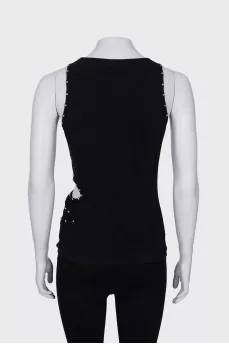 Black T-shirt decorated with rhinestones