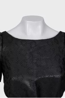 Dress with a V-neck on the back