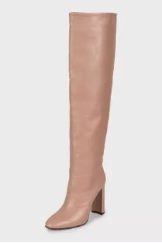 Leather boots with round toe
