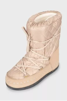 Quilted padded boots