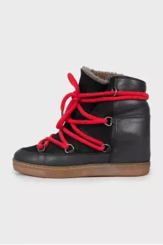 Boots Nowles