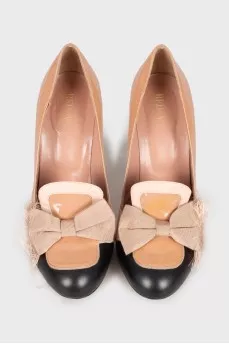 Patent leather shoes with bow