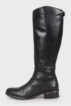 Leather boots with brand logo