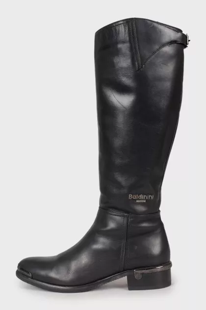 Leather boots with brand logo