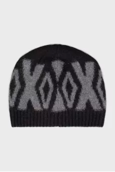 Wool hat with pattern