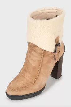 Suede ankle boots with fur heel