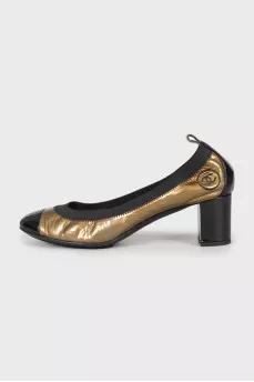Patent leather shoes with embroidered logo