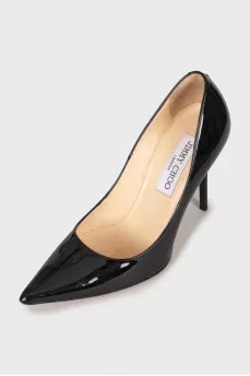 Patent pointed toe pumps