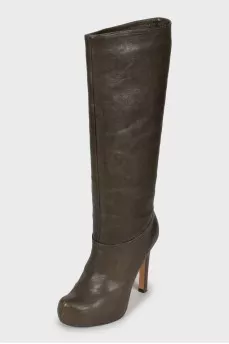 High-heeled leather boots