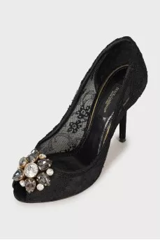 Lace shoes with decor