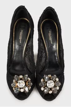 Lace shoes with decor