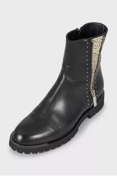 Decorated leather boots