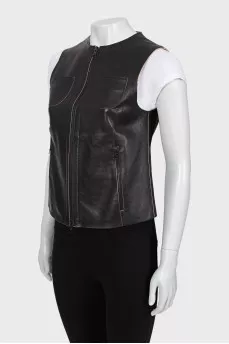 Leather vest with pockets