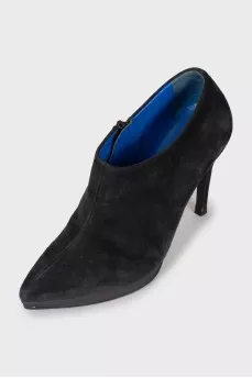 Suede ankle boots with zipper