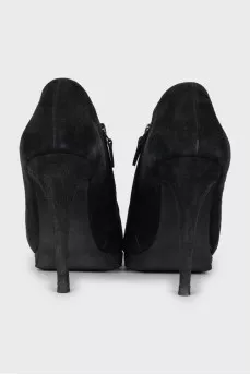 Suede ankle boots with zipper