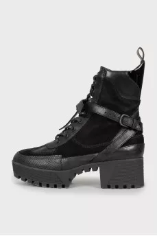 Laureate boots