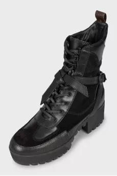 Laureate boots