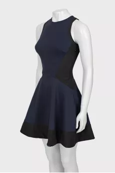 Two-tone dress with A-line hem