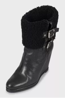 Insulated wedge boots