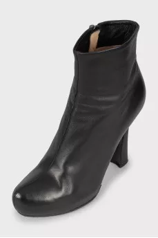 Leather ankle boots with sculpted heels