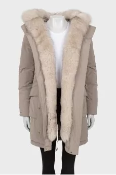 Fitted parka with fur