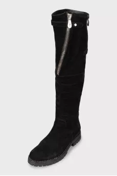 Suede boots decorated with zippers