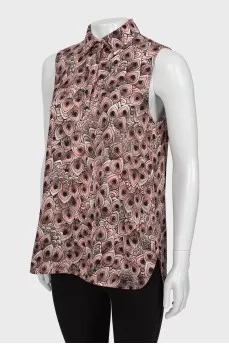 Sleeveless loose-fitting blouse