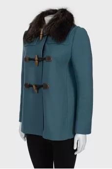Short coat decorated with fur