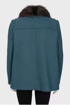Short coat decorated with fur