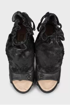 Leather ankle boots with lace