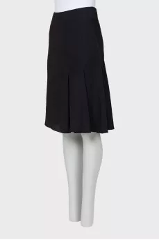 Black loose skirt