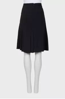 Black loose skirt