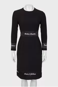 Fitted dress with decor