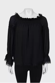 Silk blouse decorated with lace