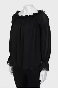 Silk blouse decorated with lace