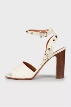Leather sandals decorated with studs