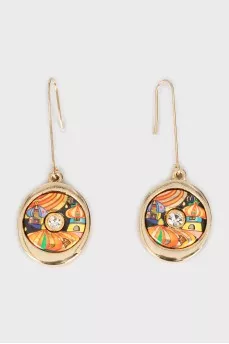 Gold earrings with a pattern