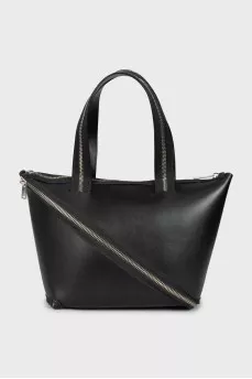 Leather tote bag decorated with zipper
