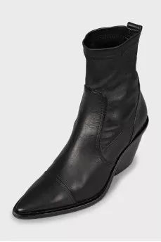 Pointed toe leather boots