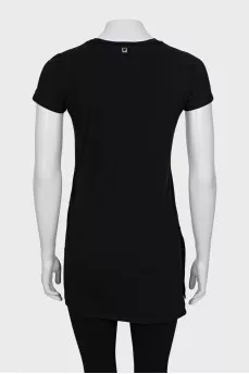 Black T-shirt decorated with rhinestones