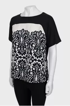 Black and white patterned T-shirt