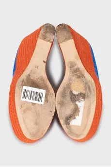 Suede woven wedge shoes