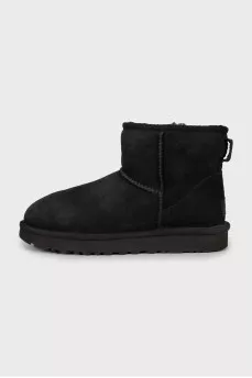 Warm black ugg boots