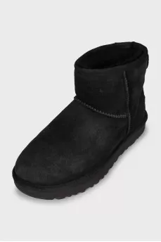 Warm black ugg boots