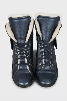 Insulated blue lace-up boots