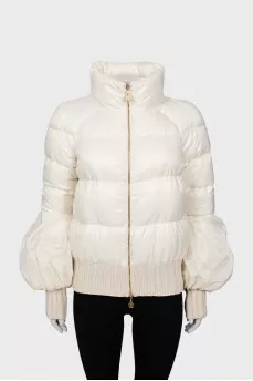 White down jacket with voluminous sleeves