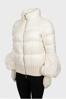 White down jacket with voluminous sleeves